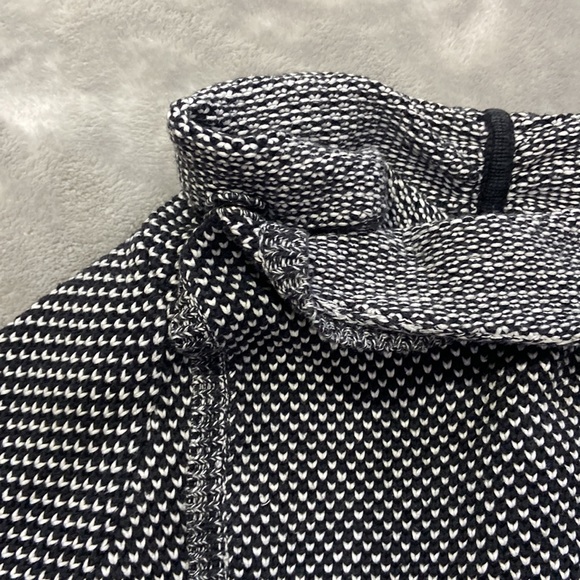 Ivivva Feeling Toasty wrap sweater navy and white size 14 with pockets - Picture 6 of 9